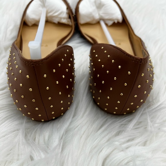 CHRISTIAN LOUBOUTIN | Iriza Plume Studded Leather Flats In Cuoio - Picture 10 of 12